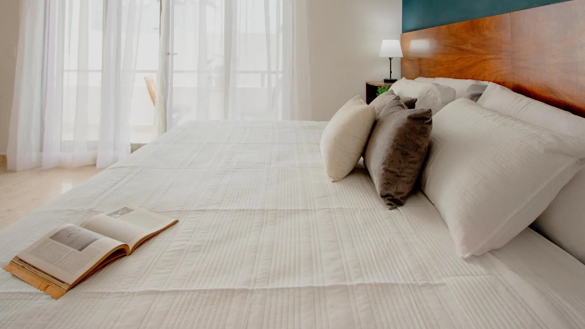Itzamna Luxury Condos Whit Ocean Viewpool Playa del Carmen